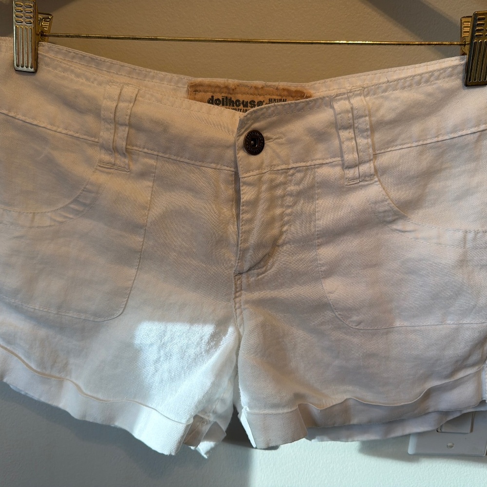 White shorts size 7